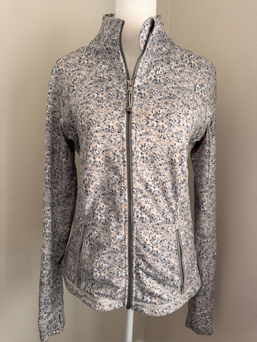 Lululemon | Forme Jacket - Picture 2 of 10